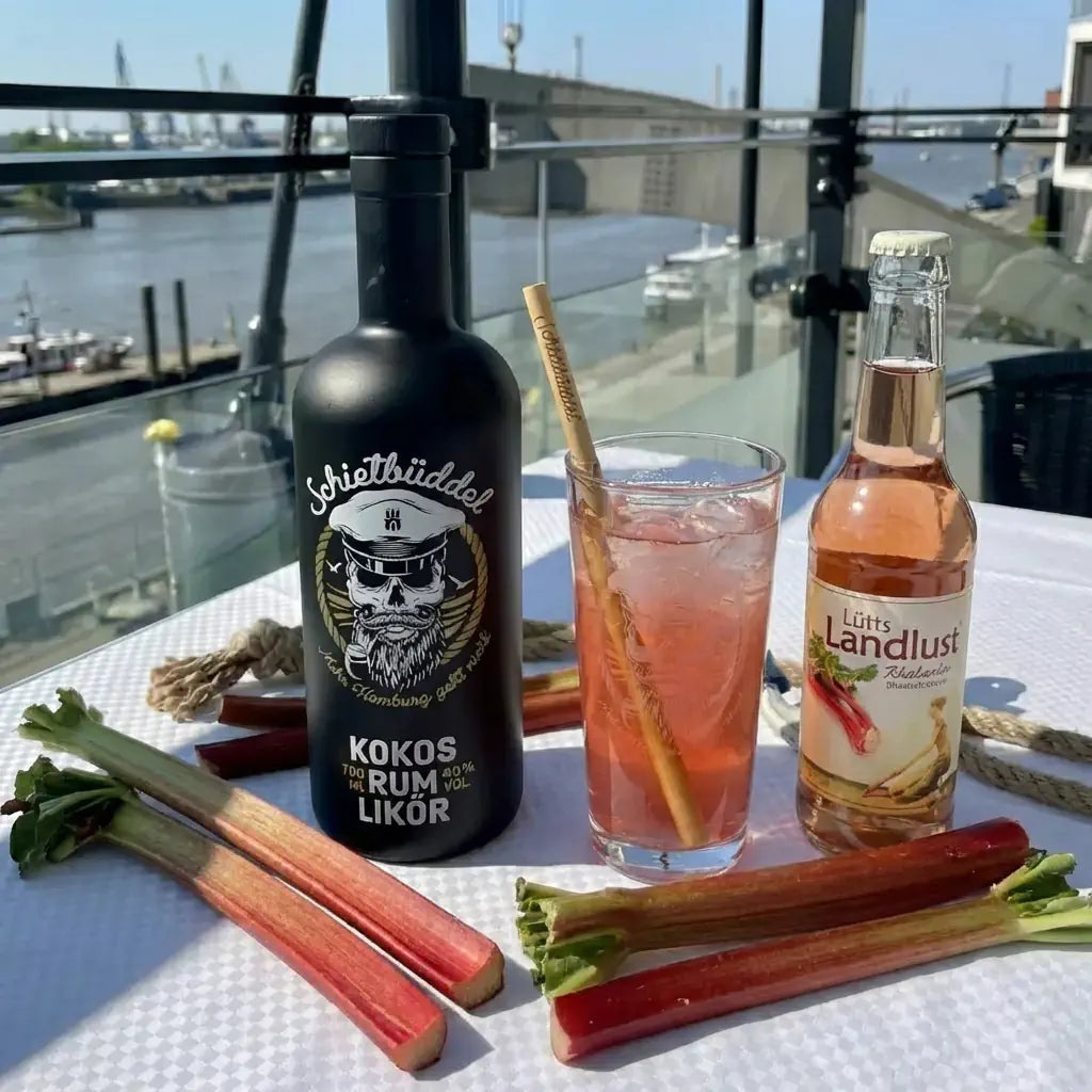 Pretty in Pink - frischer Drink mit sommerlicher Rhabarber-Note